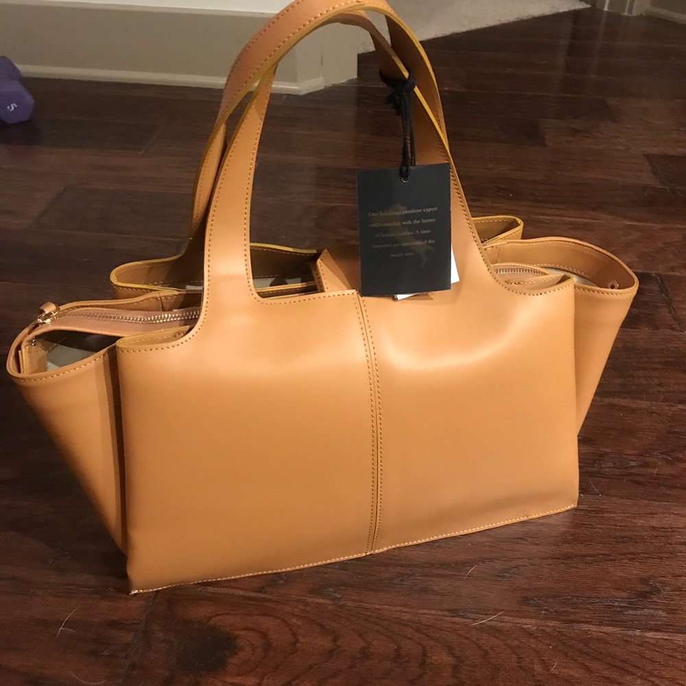 Vittoria Napoli leather bag NWT